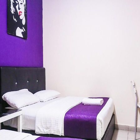 Biz Hotel Batu Pahat Exterior photo