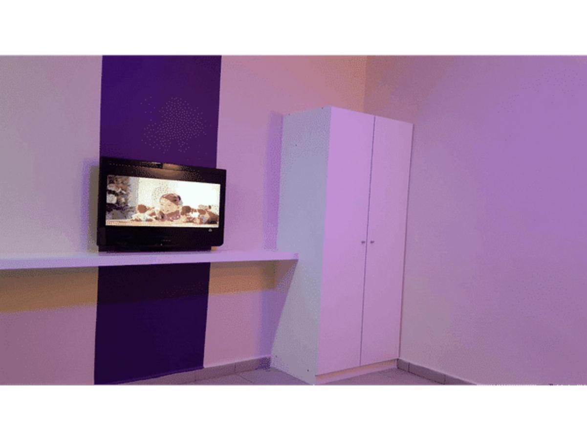 Biz Hotel Batu Pahat Exterior photo