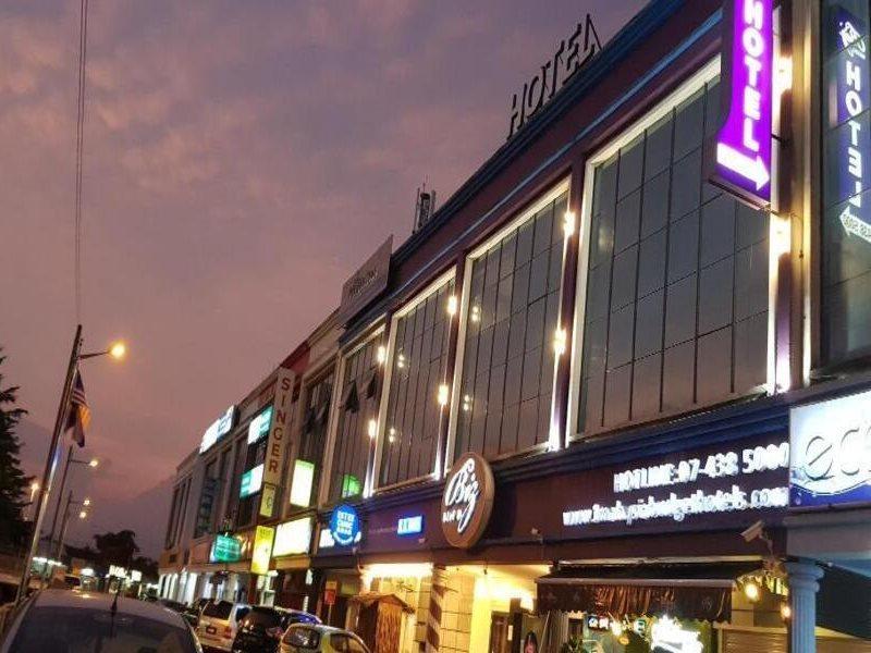 Biz Hotel Batu Pahat Exterior photo