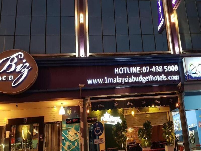 Biz Hotel Batu Pahat Exterior photo