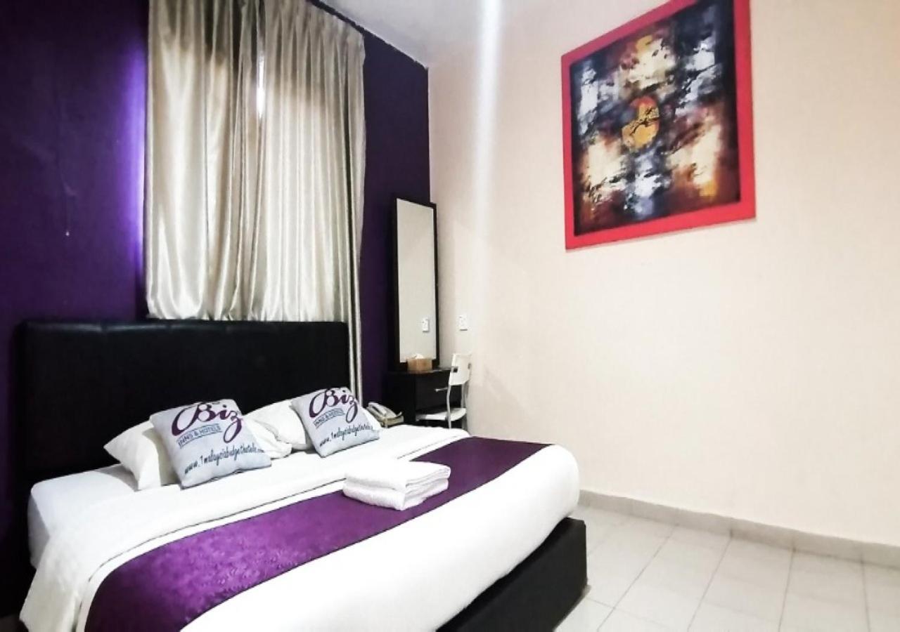Biz Hotel Batu Pahat Exterior photo