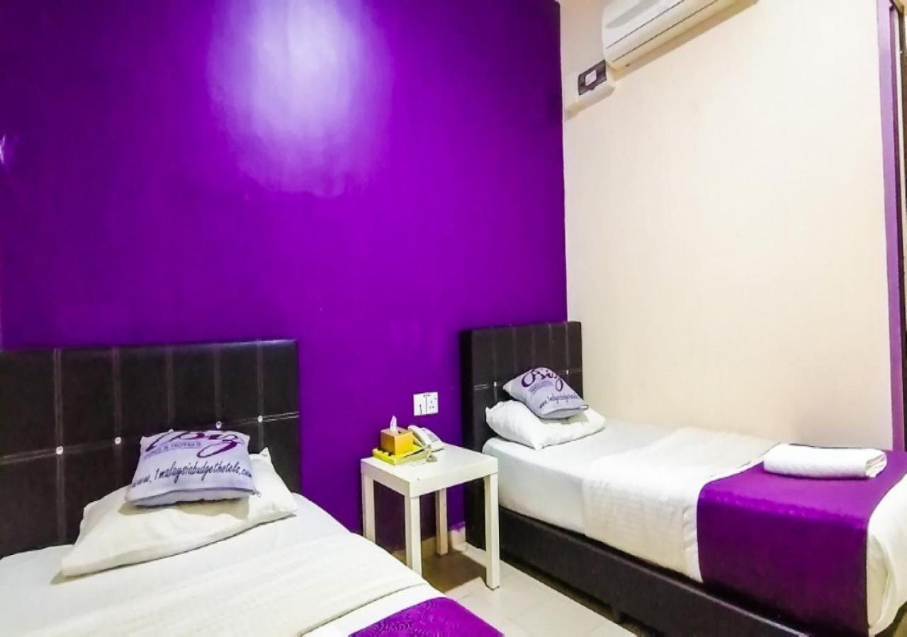 Biz Hotel Batu Pahat Exterior photo